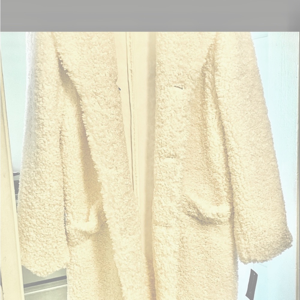 BRAND NEW ANTIQUE WHiTE COAT.